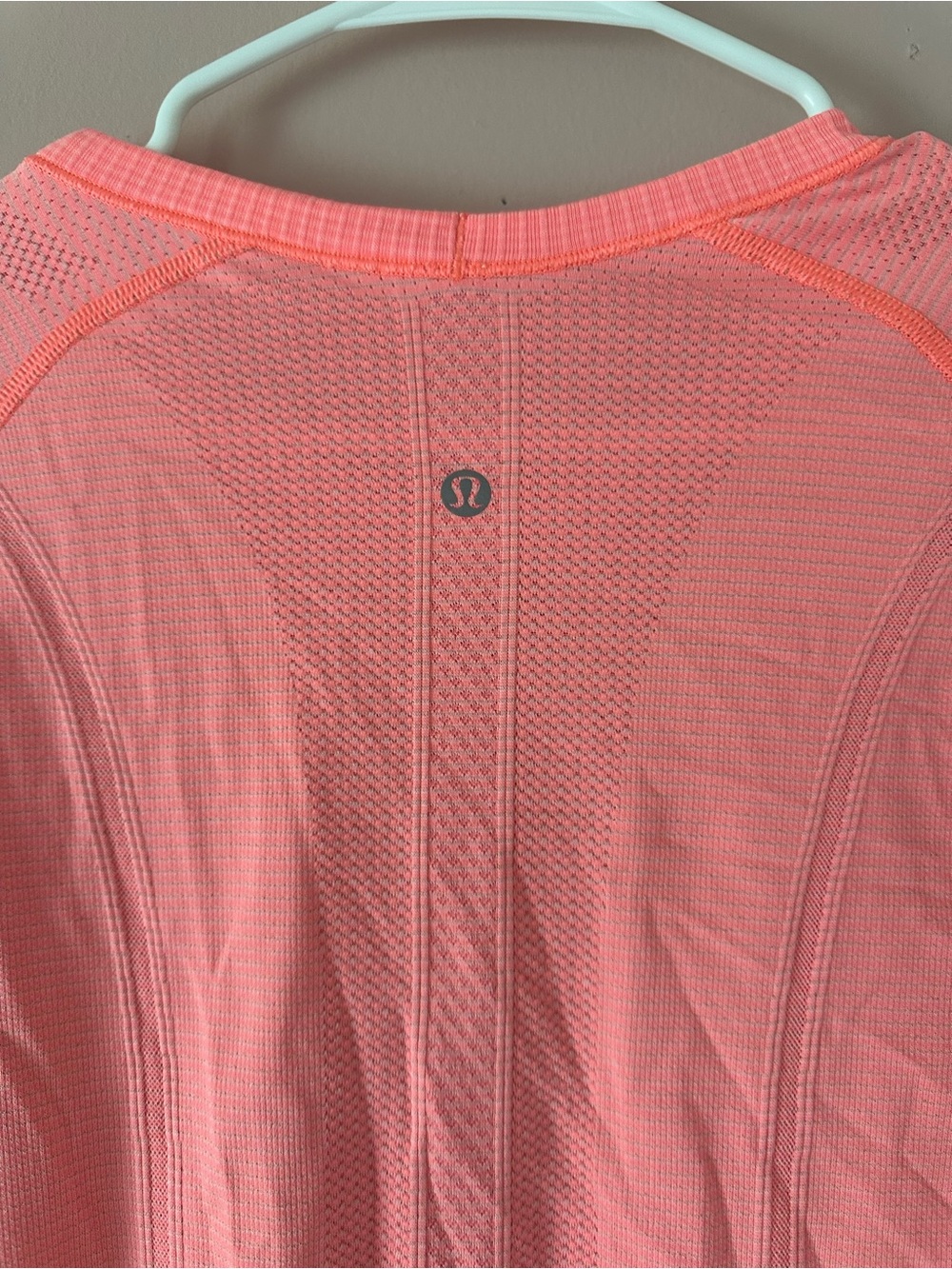 Lululemon Swiftly Tech Long-Sleeve Coral Pink Orange Women's Performance Top - Picture 8 of 9